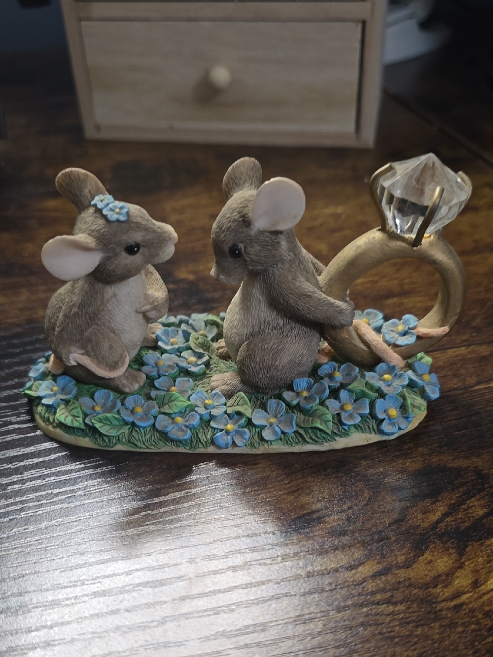 Fitz and Floyd Charming Tails " I Have A Question For You " Figurine